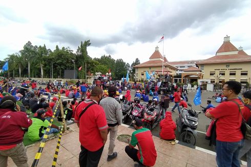 Gelar Aksi, Ratusan Buruh di Tangerang Kota Tunggu Hasil Judicial Review