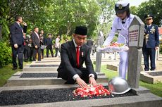 Momen Gibran Tabur Bunga di Makam Pahlawan, Termasuk Makam Wapres RI