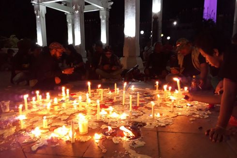 1.000 Lilin dari Bonek hingga Mahasiswa untuk Korban Bom Gereja Surabaya