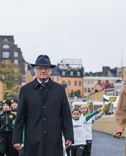 [KLARIFIKASI] Tidak Benar Raja Swedia Tolak Berjabat Tangan dengan Zelensky
