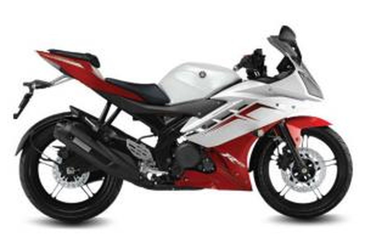 Yamaha R15 versi 2, sama seperti yang akan diluncurkan di Indonesia. Akhir tahun, akan muncul versi 3 di India.