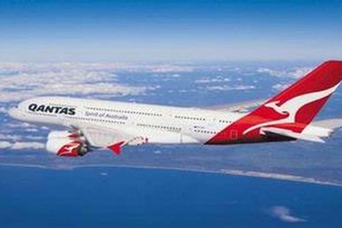 Pesawat superjumbo Airbus A380 Qantas Airways      