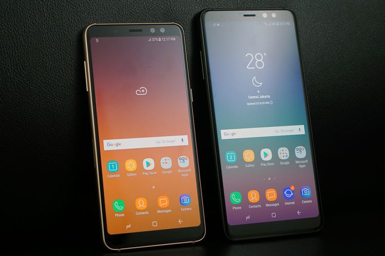 Samsung Galaxy A8 (kiri) dan Galaxy A8 Plus.
