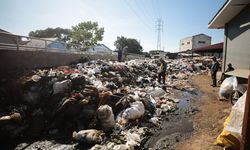 Dugaan Pungli Mengemuka di Balik Tumpukan Sampah Pasar Gedebage Bandung