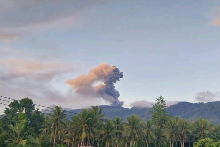 Mengenal Gunung Dukono yang Kembali Telan Korban, Erupsi Hampir Tanpa Henti sejak 1933