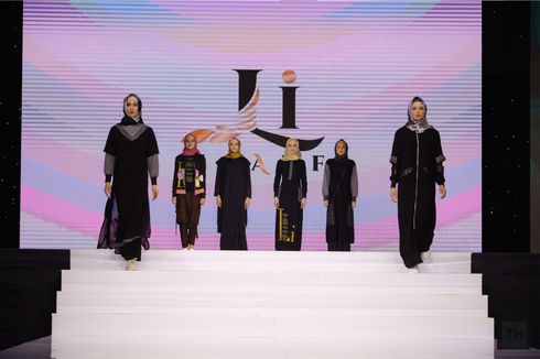 Busana Muslim Indonesia Disambut Antusias di Kazan Modest Fashion Show Rusia