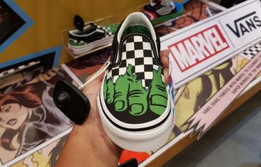 Harga sandal vans discount x marvel original