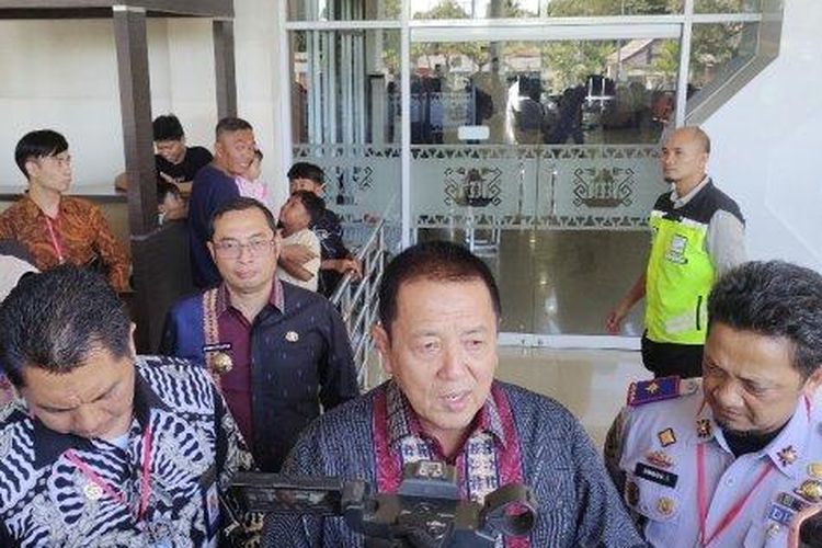 Gubernur Lampung Arinal Djunaidi sebut Demi Tuhan saat membantah kabar lakukan intimidasi keluarga Tiktoker asal Lampung Timur, Bima.  

