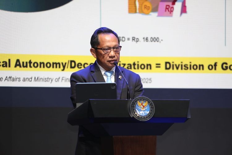 Mendagri Tito berpidato dalam forum International Conference on Infrastructure (ICI) 2025 di Jakarta International Convention Center (JICC), Rabu (11/6/2025).