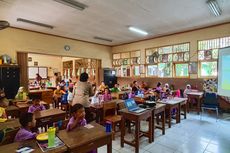 Hari Pertama Sekolah, Orangtua Izin Kerja Setengah Hari demi Antar Anak