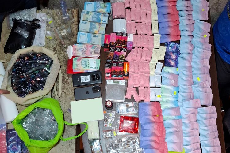 Bongkar Dugaan Penyekapan Anak oleh WNA di Jakut, Polisi Sita Ratusan Vape Narkoba