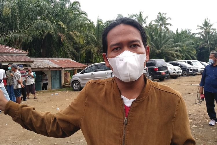 Edianta (28) mantan penghuni kerangkeng di belakang rumah Bupati nonaktif Langkat, Terbit Rencana Perangin-angin mengatakan bahwa perbudakan modern di tempat itu adalah hoaks dan keji. Dia pernah berada di tempat itu pada 2017 dan kini bekerja di pabrik kelapa sawit milik Terbit.