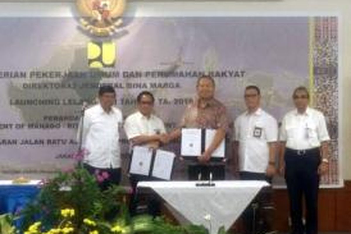 Direktorat Bina Marga lelang paket pekerjaan TA 2016, di Kementerian PUPR, Jakarta, Rabu (30/9/2015).