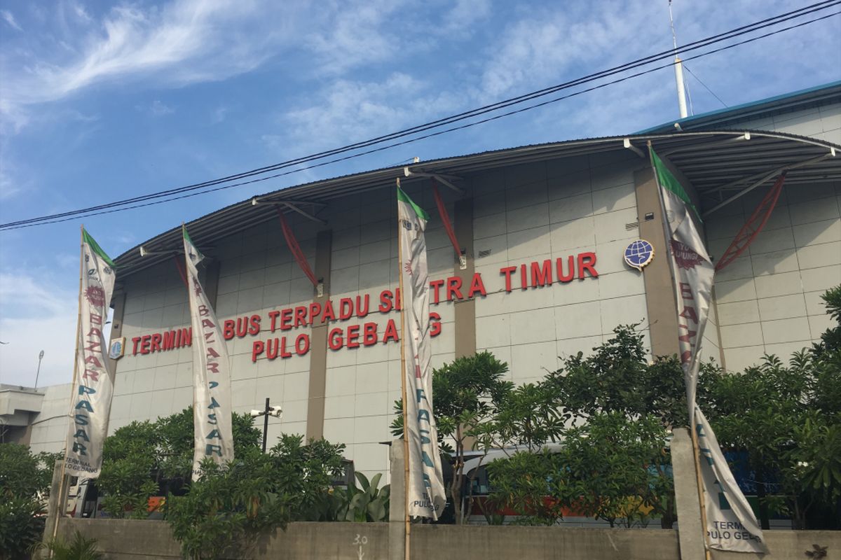 Suasana arus mudik Terminal Pulo Gebang di Jakarta Timur, Selasa (20/6/2017). 