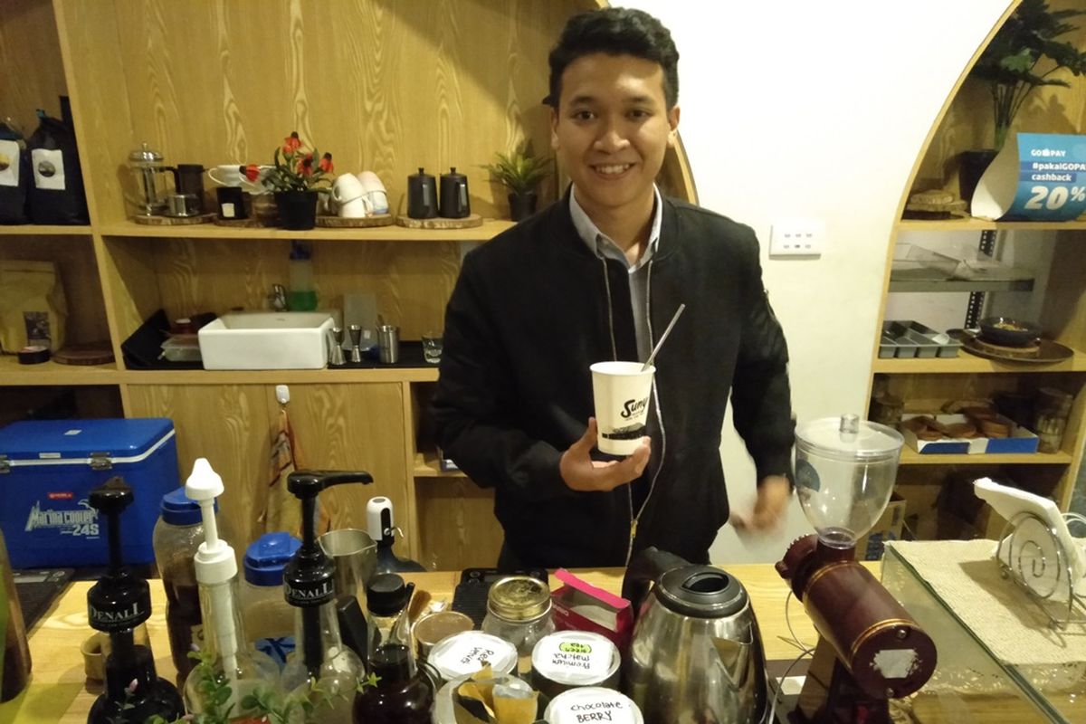 Founder Sunyi House of Coffee and Hope, Mario P Hasudungan saat ditemui di Kafe Sunyi, Cilandak Jakarta Selatan, Selasa (23/7/2019)