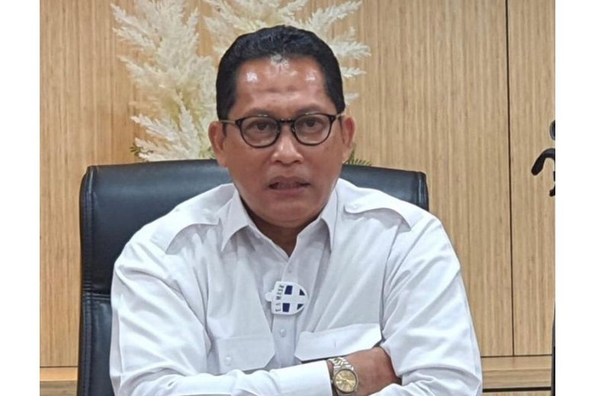 Direktur Utama (Dirut) Bulog Budi Waseso mengatakan, Bulog siap melaksanakan penugasan penyaluran tambahan beras untuk bansos.