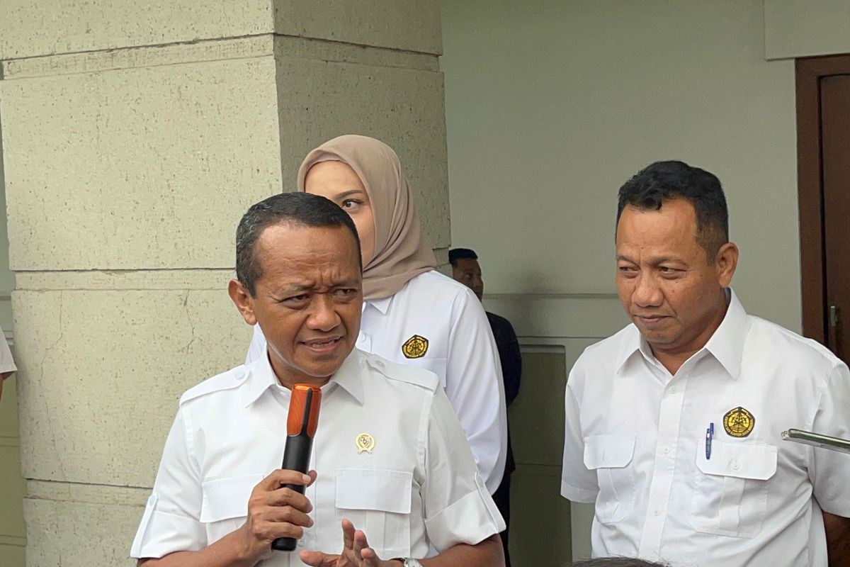 Menteri Energi dan Sumber Daya Mineral (ESDM) Bahlil Lahadalia saat konferensi pers di Kementerian ESDM, Jakarta, Kamis (5/6/2025). 