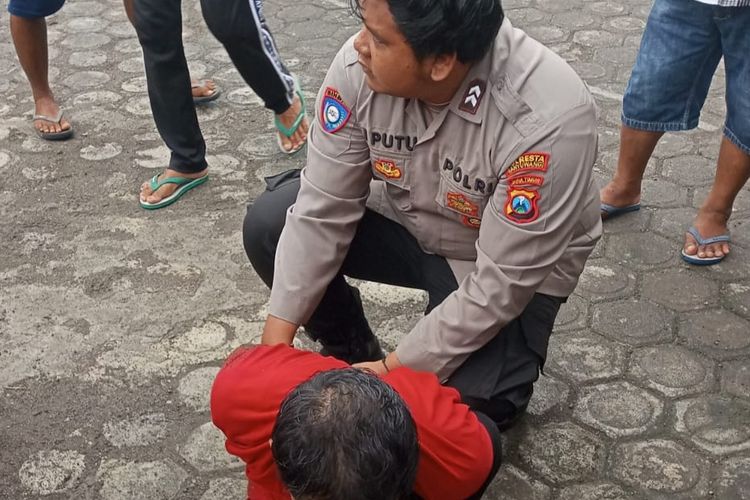 Kepergok Curi Jeruk, Pria di Banyuwangi Diarak Warga