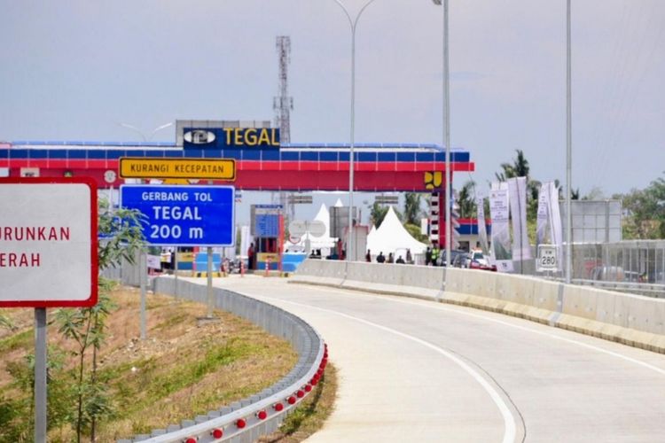 Gerbang Tol Tegal, Jawa Tengah.