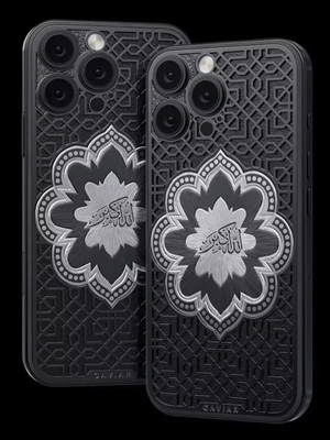 iPhone 16 Pro model Reverence yang dibalut dengan warna hitam dan perak yang melambangkan kehormatan dan keberanian