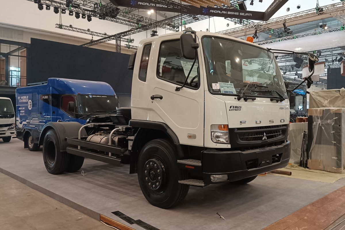 Booth Mitsubishi Fuso di GIIAS 2025