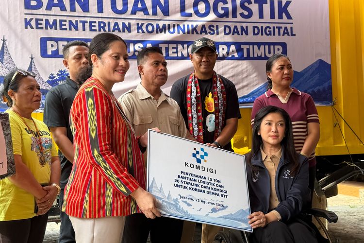 Komdigi Kirim 15 Ton Logistik dan 20 Perangkat Starlink Bantu Pemulihan di NTT