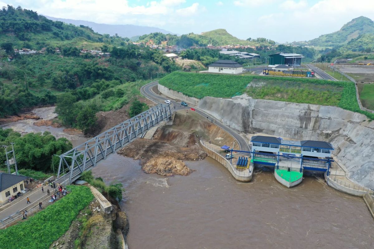 Terowongan Nanjung di Kabupaten Bandung, Jawa Barat, pengendali banjir hulu Sungai Citarum.