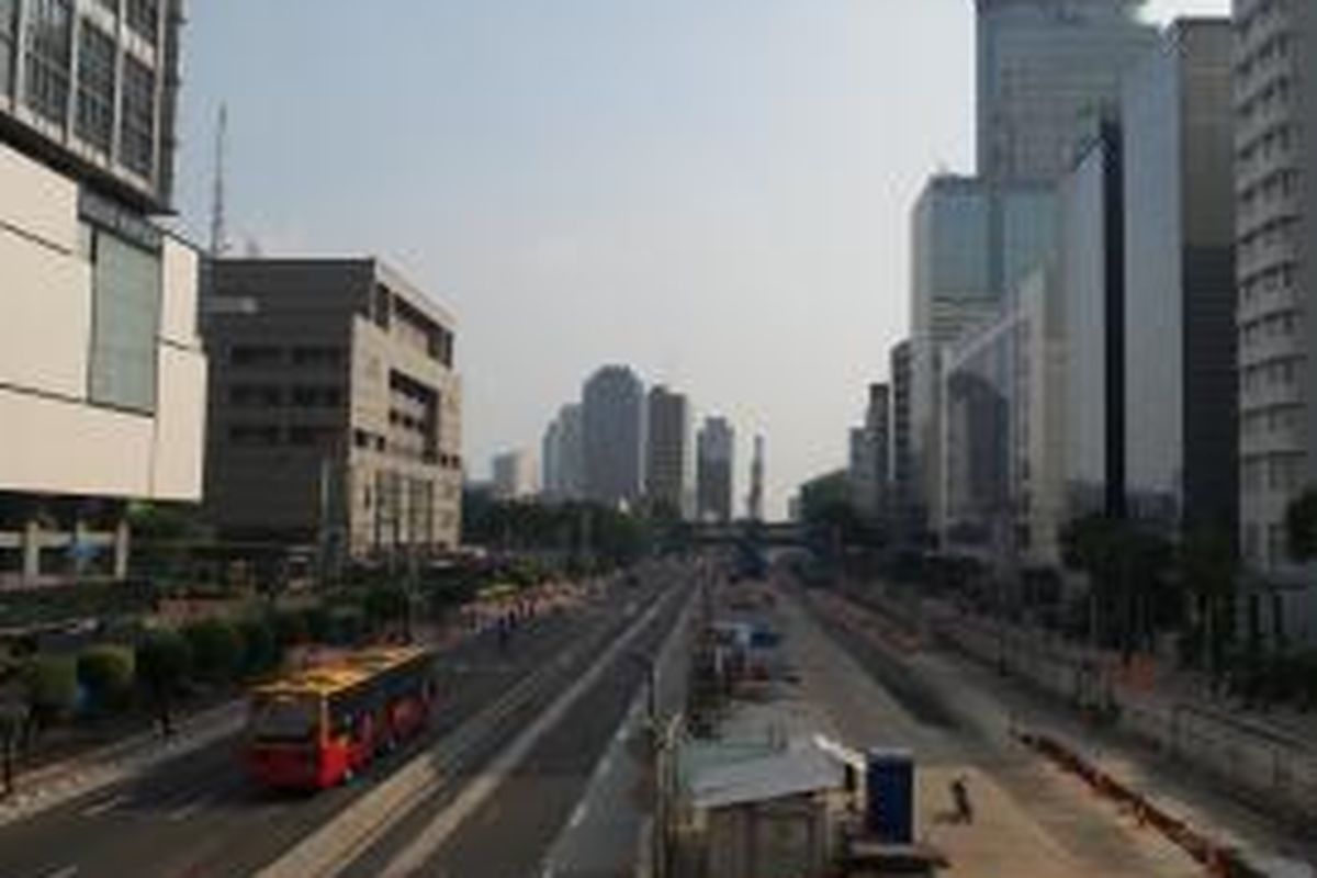 Lokasi proyek pembangunan mass rapid transit (MRT), di Jalan MH Thamrin, Jakarta.