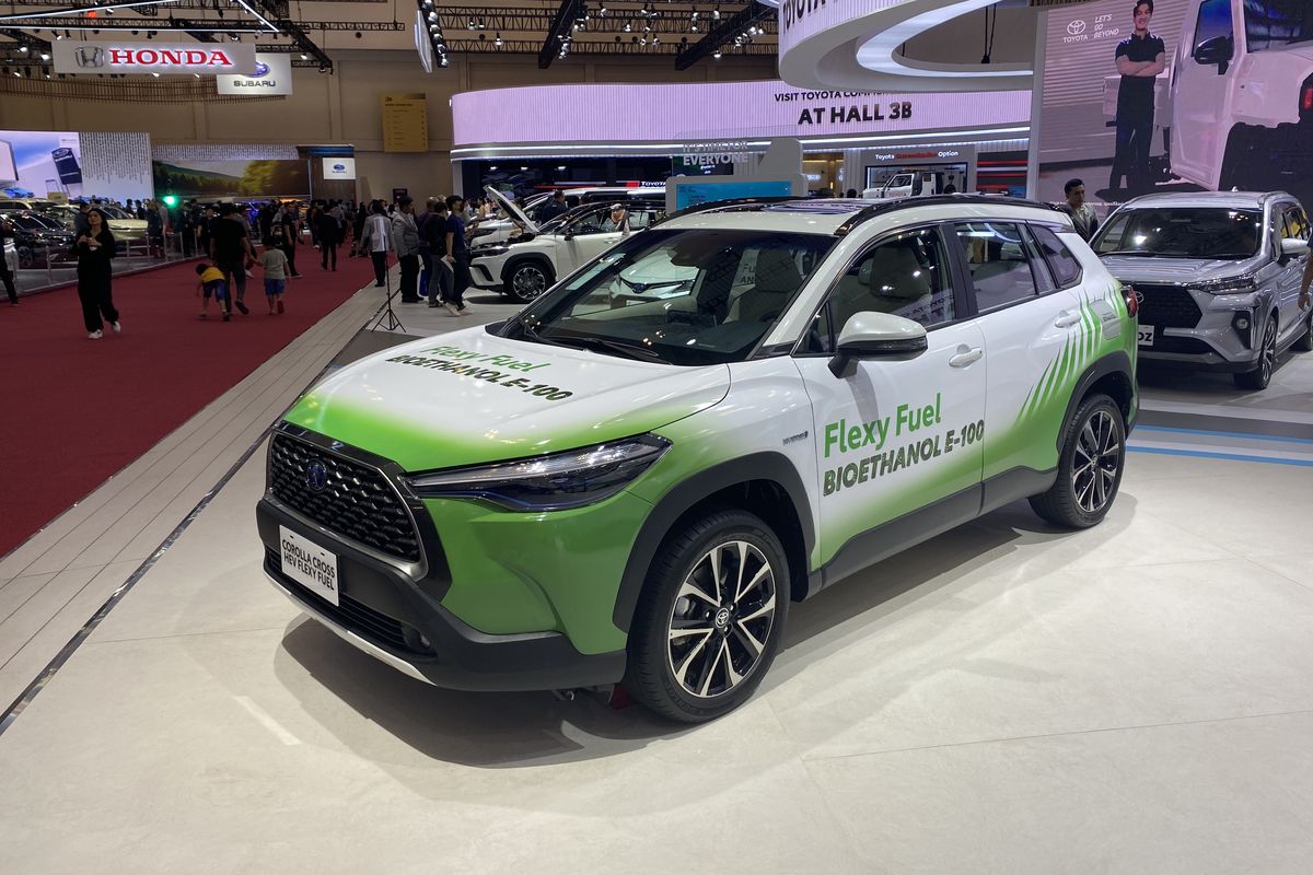 Toyota Corolla Cross Bioethanol Concept dengan bahan bakar etanol