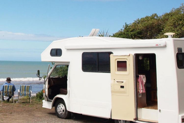 Liburan di Selandia Baru menggunakan campervan.