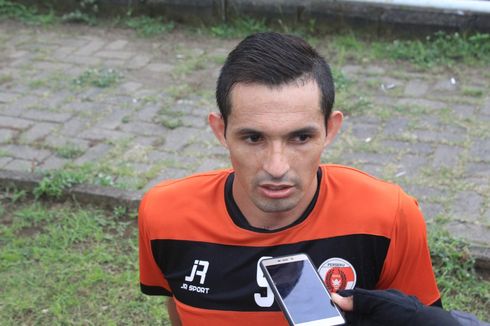 Pelatih Perseru Bela Silvio Escobar Setelah Diganjar Kartu Merah