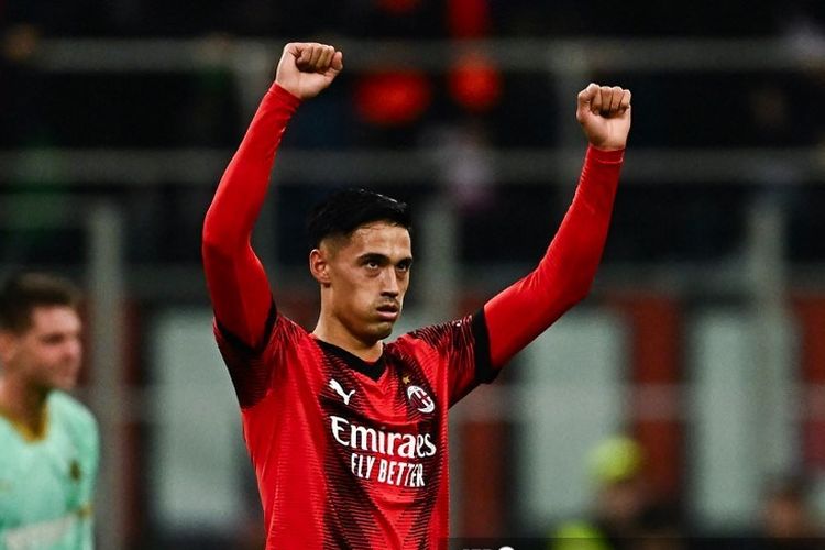 Gelandang Timnas Belanda berdarah Indonesia, Tijani Reijnders, membuka skor dalam kemenangan 4-0 Der Oranje atas Skotlandia pada laga uji coba internasional, Sabtu (23/3/2024) dini hari WIB. Di sini, Reijnders tengah membela klubnya, AC MIlan, pada laga Liga Europa kontra Slavia Praha.