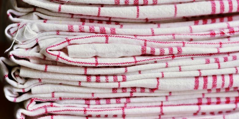 3 Cara Mencuci Lap Dapur yang Kotor dan Bau - Vimarsana News