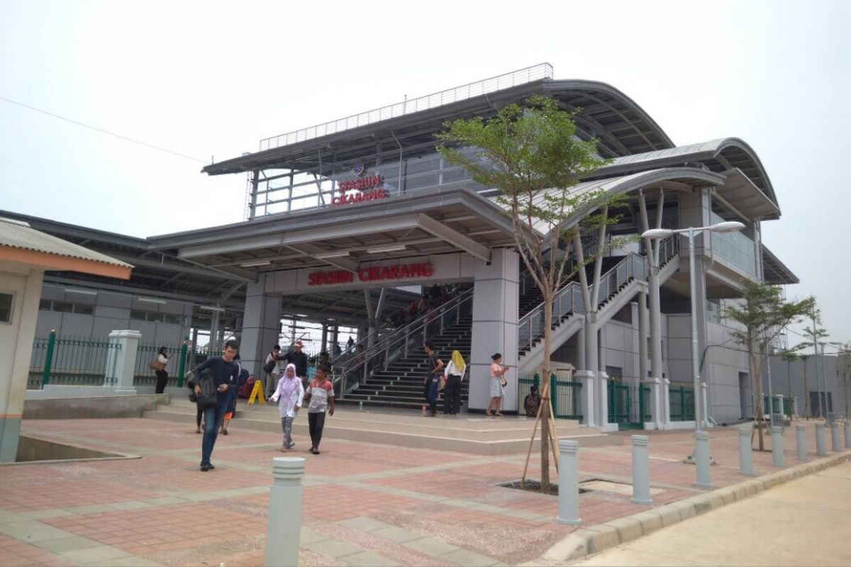 Wajah Baru Stasiun Cikarang usai beroperasi, Cikarang, Kabupaten Bekasi, Selasa (10/10/2017).