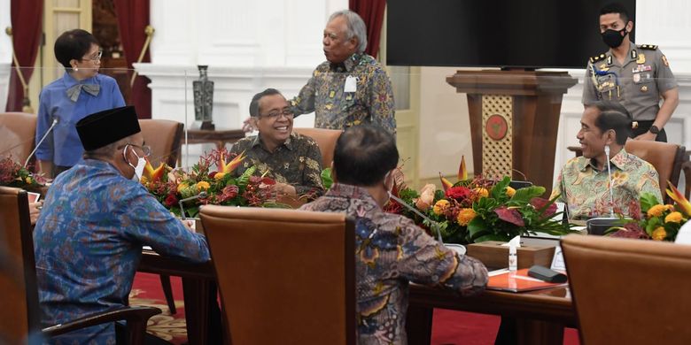 Menpora, Zainudin Amali, saat mengikuti rapat terbatas yang dipimpin oleh Presiden RI, Joko Widodo, di Istana Merdeka, Jakarta, Rabu (25/1/2023). (Foto dari Kris/Biro Pers Sekretariat Presiden)