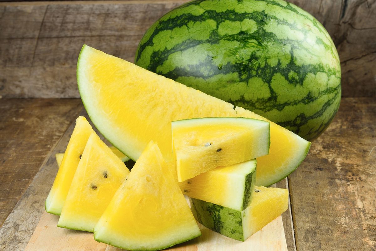 Ilustrasi semangka kuning.