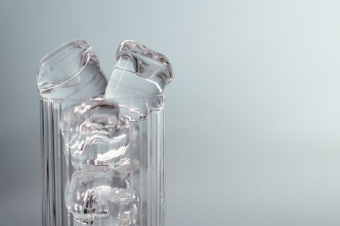 7 Cara Membuat Es Batu Bening dan Tidak Mudah Cair, Pakai Air Mendidih