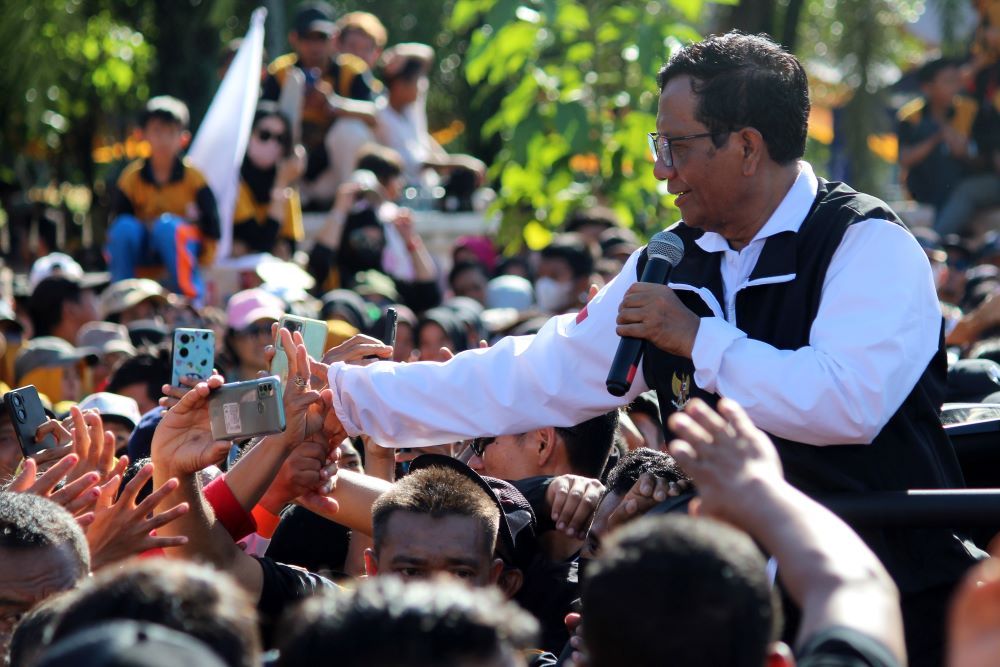 Kampanye Dimulai Besok, Jokowi Izinkan Mahfud Cuti