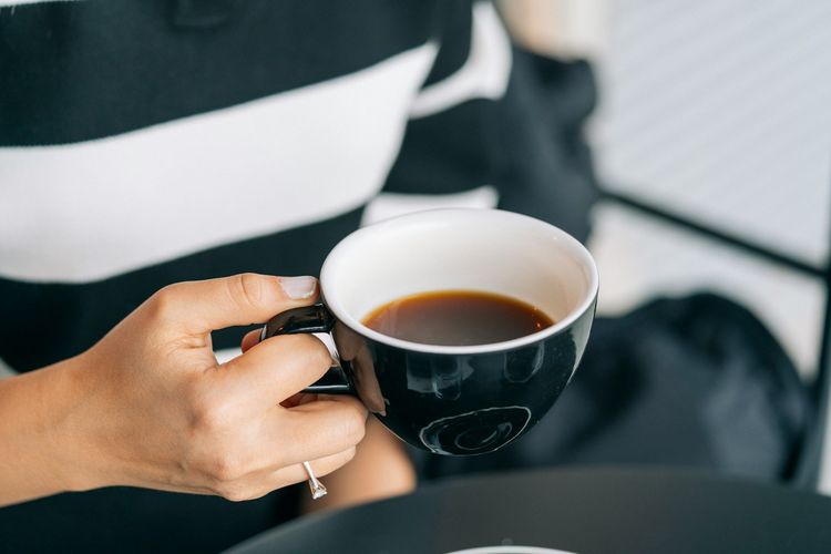Ini Alasan Dokter Sarankan Minum Air Putih Dulu Sebelum Kopi di Pagi Hari