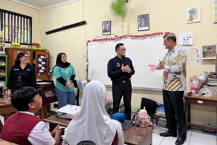 PT APL secara resmi meluncurkan programAPL Peduli (Program Edukasi dan Dukungan Kesehatan untuk Lindungi Indonesia), di SDN Cipinang 01 Pagi, Jakarta Timur (24/6/2025).