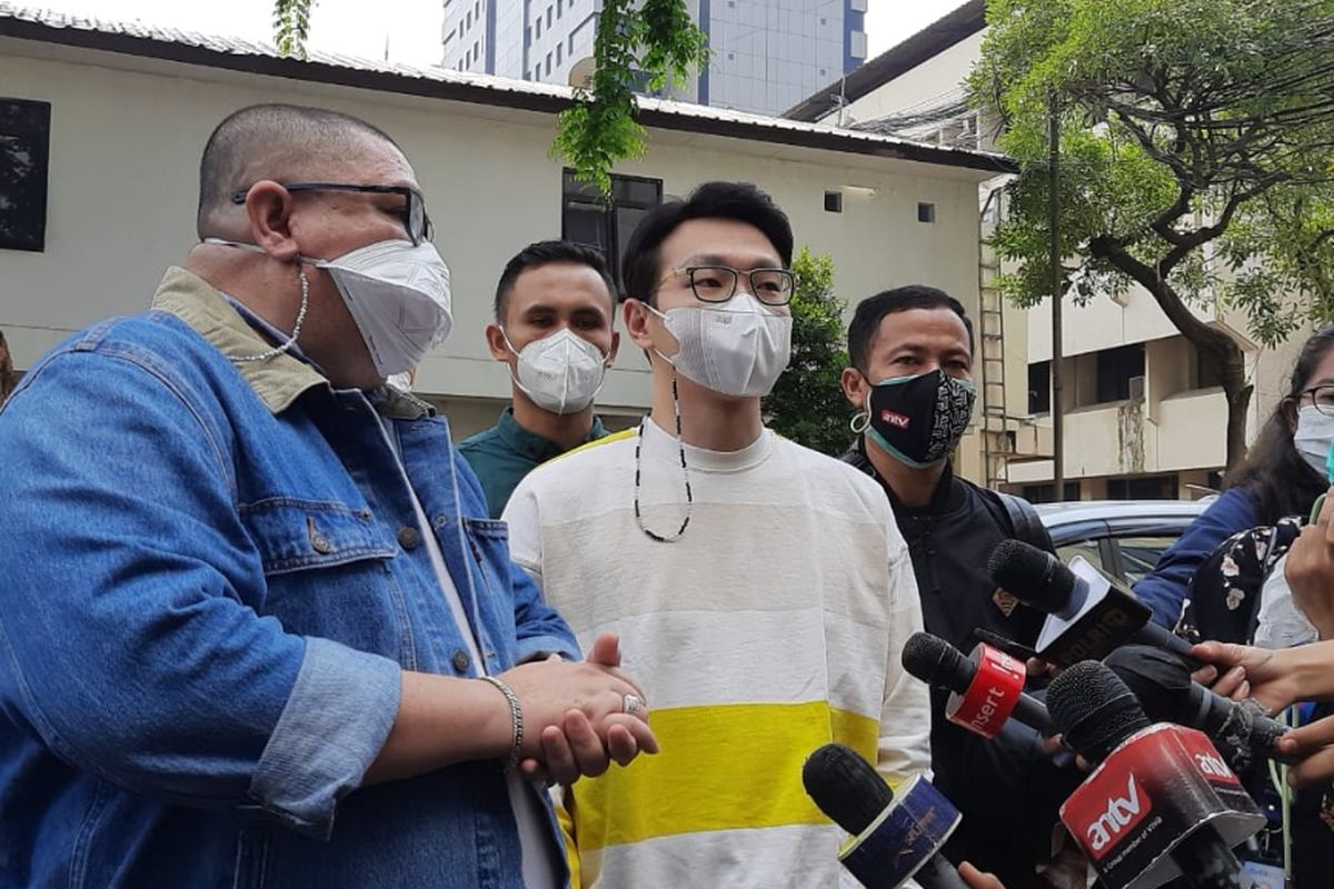 Dokter kecantikan dan YouTuber Richard Lee kembali diperiksa di Unit Cyber Crime Polda Metro Jaya terkait kasus dugaan akses ilegal dan penghilangan barang bukti, Rabu (8/9/2021).