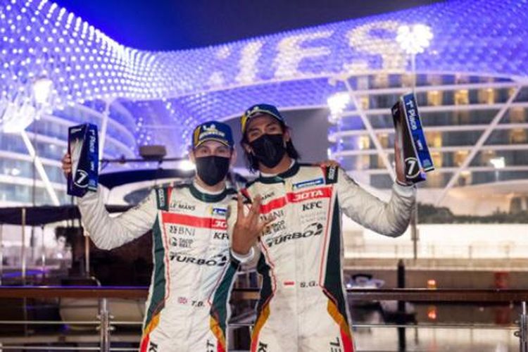  Pebalap asal Indonesia, Sean Gelael, dan rekannya, Tom Blomqvist (Inggris) berhasil memenangkan Asian Le Mans Series seri ketiga di Sirkuit Yas Marina, Abu Dhabi, pada Jumat (19/2/2021).