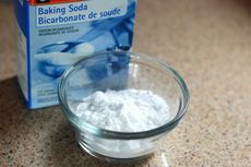 Cara Membersihkan Saluran Air yang Tersumbat dengan Baking Soda
