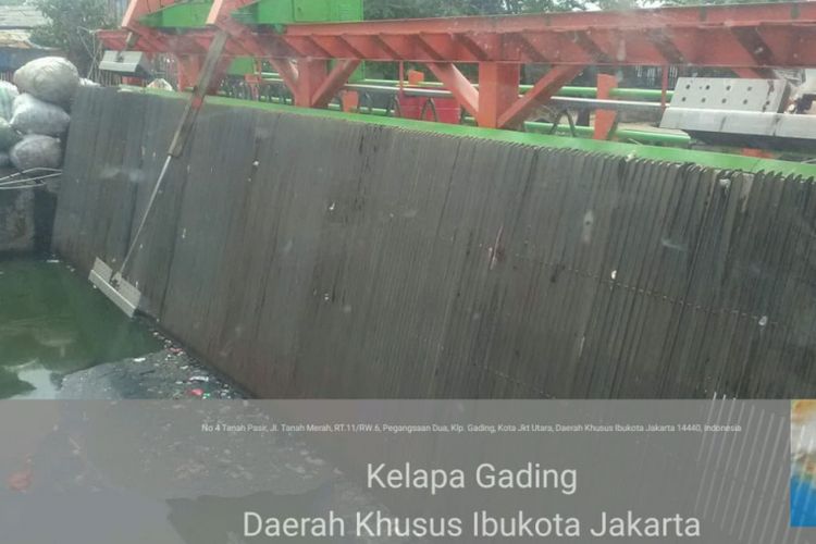 Saringan sampah milik Dinas Lingkungan Hidup DKI Jakarta.