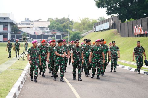 Didampingi Para Komandan Pasukan Elite, Panglima TNI Cek Kesiapan Prajurit dan Alutsista Denjaka