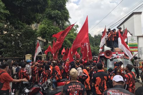 Saat Ormas Pemuda Pancasila Depok Geruduk Gedung DPRD, Tuntut Junimart Dipecat