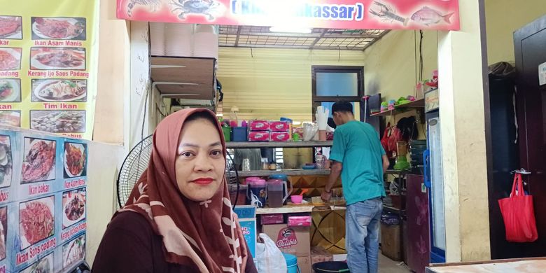 Andi Kusniati, Salah Satu Pedagang Seafood di Resto Apung, Muara Angke, Jakarta Utara.