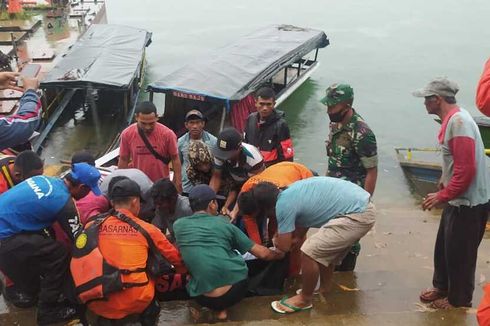 Pasutri Tewas Tenggelam Saat Naik Perahu ke Kebun karena Jalan Tergenang Banjir