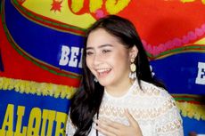 Prilly Latuconsina Menangis Saat Hadiri Resepsi Bella-Emran