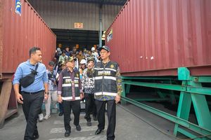 Purbaya Ungkap 3.000 Kontainer Menumpuk di Tanjung Priok, Bea Cukai Diminta Kerja 24 Jam
